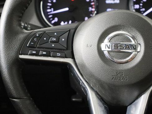 Used 2019 Nissan Rogue SL w/ Premium Package image 8