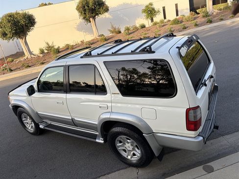 Used 2000 Toyota 4Runner Limited RWD image 12