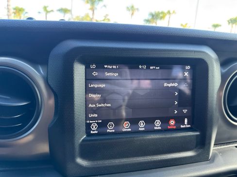 Used 2018 Jeep Wrangler Unlimited Sport S AWD/4WD image 31