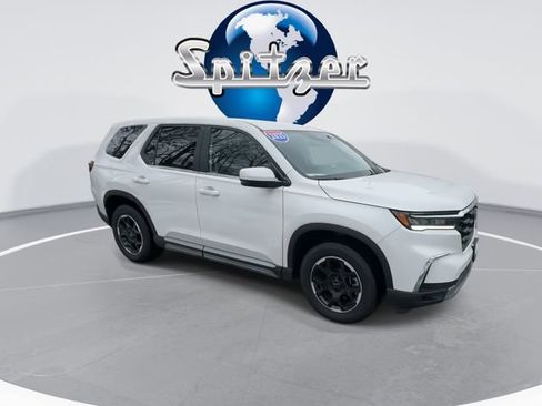 Used 2025 Honda Pilot EX-L image 2