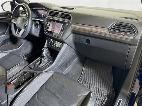 Used 2023 Volkswagen Tiguan SEL R-Line image 29