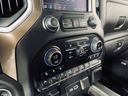 Used 2019 Chevrolet Silverado 1500 High Country image 32