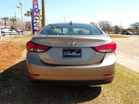 Used 2014 Hyundai Elantra SE image 6