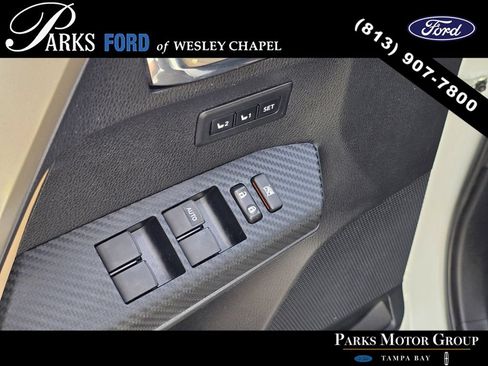 Used 2015 Toyota RAV4 Limited FWD image 19