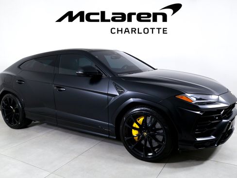 Used 2020 Lamborghini Urus AWD/4WD image 2