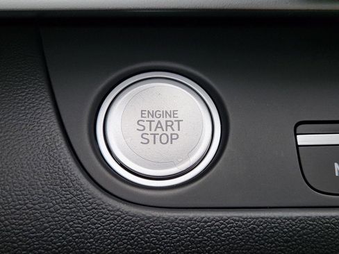 New 2026 Hyundai Elantra Limited FWD image 12
