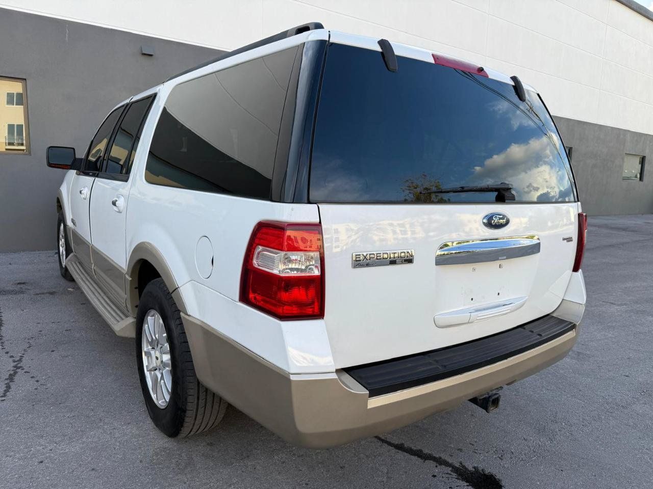 Used 2007 Ford Expedition EL Eddie Bauer RWD image 8