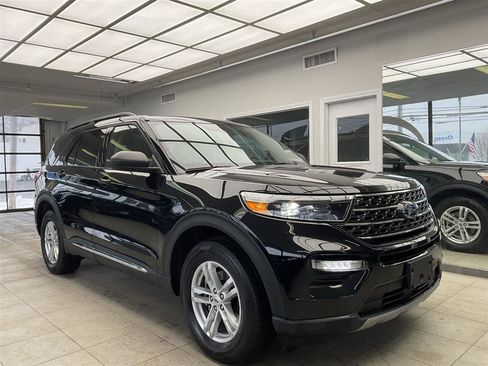 Used 2022 Ford Explorer XLT w/ Equipment Group 202A image 1
