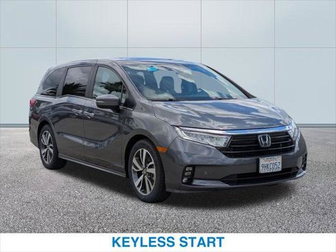 Certified 2023 Honda Odyssey Touring image 4