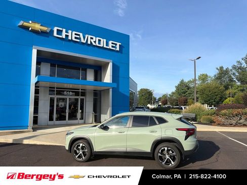 Used 2024 Chevrolet Trax RS w/ Driver Confidence Package FWD image 8