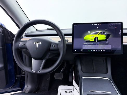 Used 2022 Tesla Model Y Long Range AWD/4WD image 5