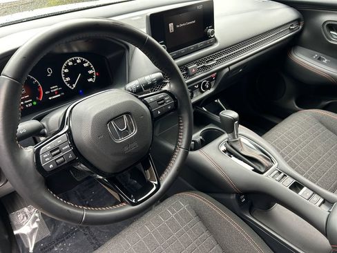 Used 2025 Honda HR-V Sport image 21