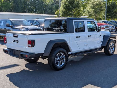 Used 2023 Jeep Gladiator Sport AWD/4WD image 3
