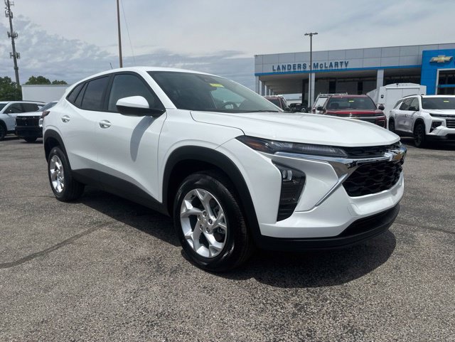 New 2026 Chevrolet Trax LS w/ LS Convenience Package FWD image 1