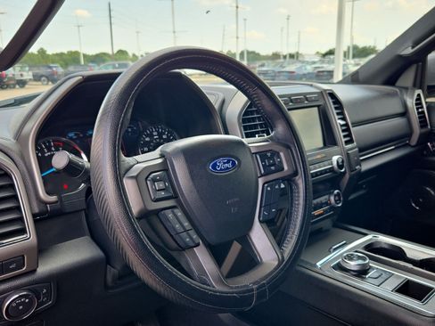 Used 2019 Ford Expedition XLT w/ Equipment Group 202A RWD image 13