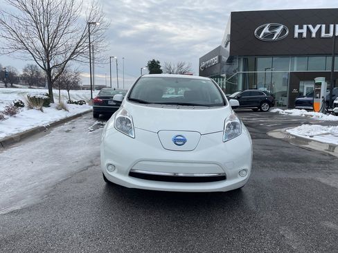 Used 2017 Nissan Leaf SV image 8