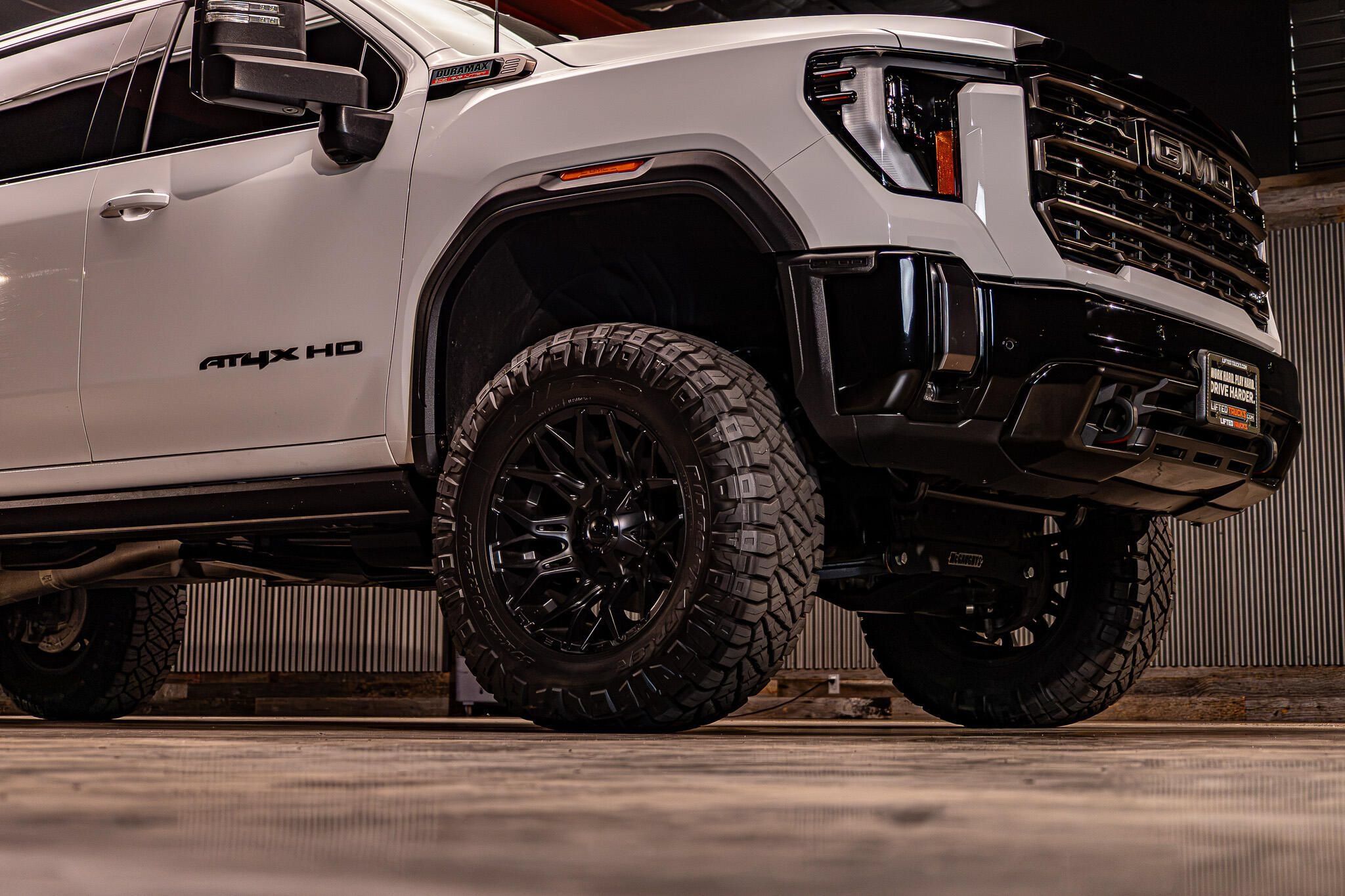 Used 2024 GMC Sierra 2500 AT4X AWD/4WD image 11