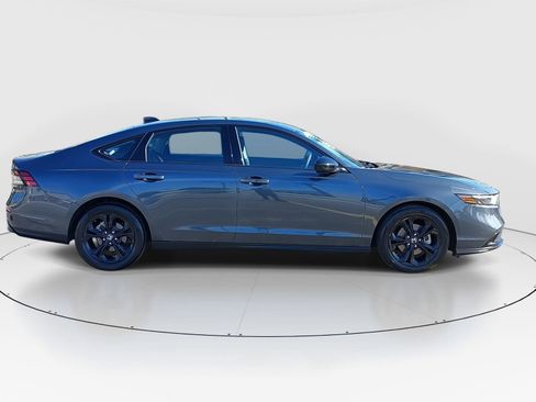 Certified 2025 Honda Accord SE image 4