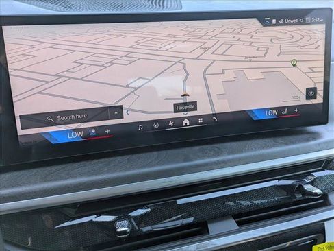 Used 2025 BMW X7 xDrive40i w/ Premium Package image 13