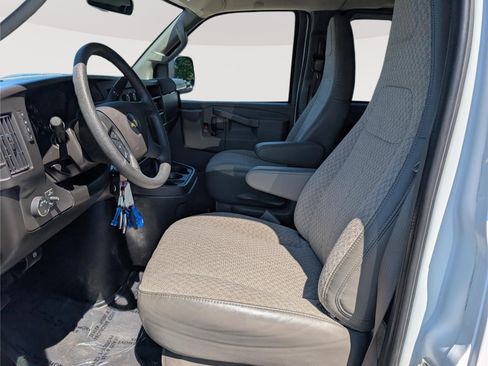 Used 2025 Chevrolet Express 3500 LS RWD image 16