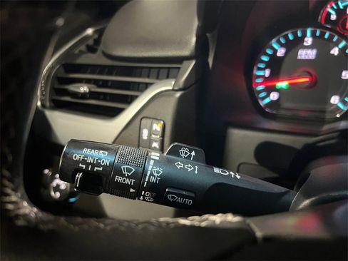 Used 2019 Chevrolet Suburban LT image 37