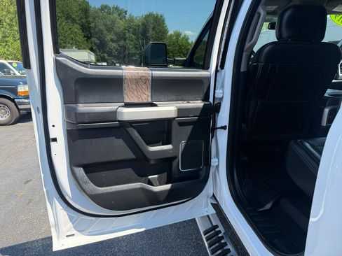 Used 2019 Ford F250 Lariat w/ Chrome Package AWD/4WD image 28
