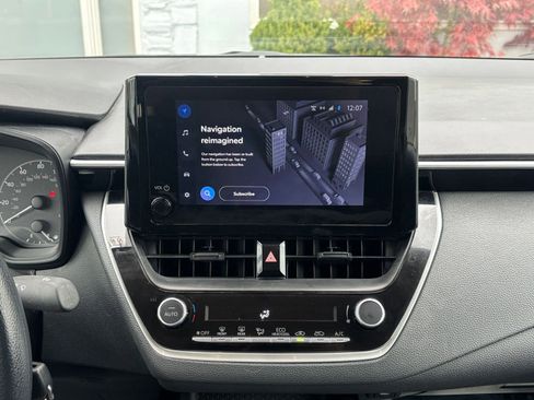 Used 2025 Toyota Corolla LE image 18