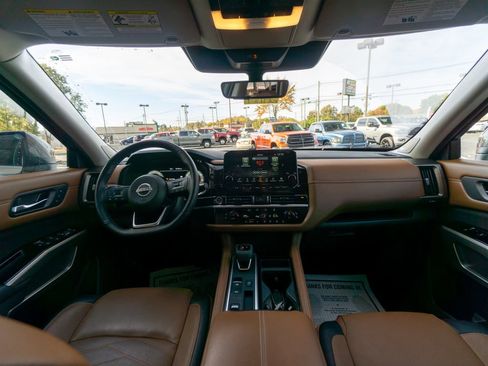 Used 2024 Nissan Pathfinder Platinum w/ Cargo Package image 2