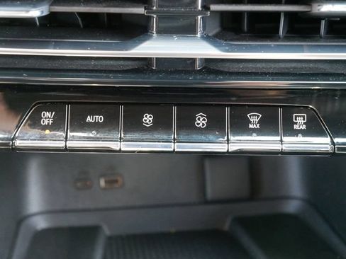 Used 2025 Chevrolet Traverse Z71 w/ Driver Confidence Package AWD/4WD image 33