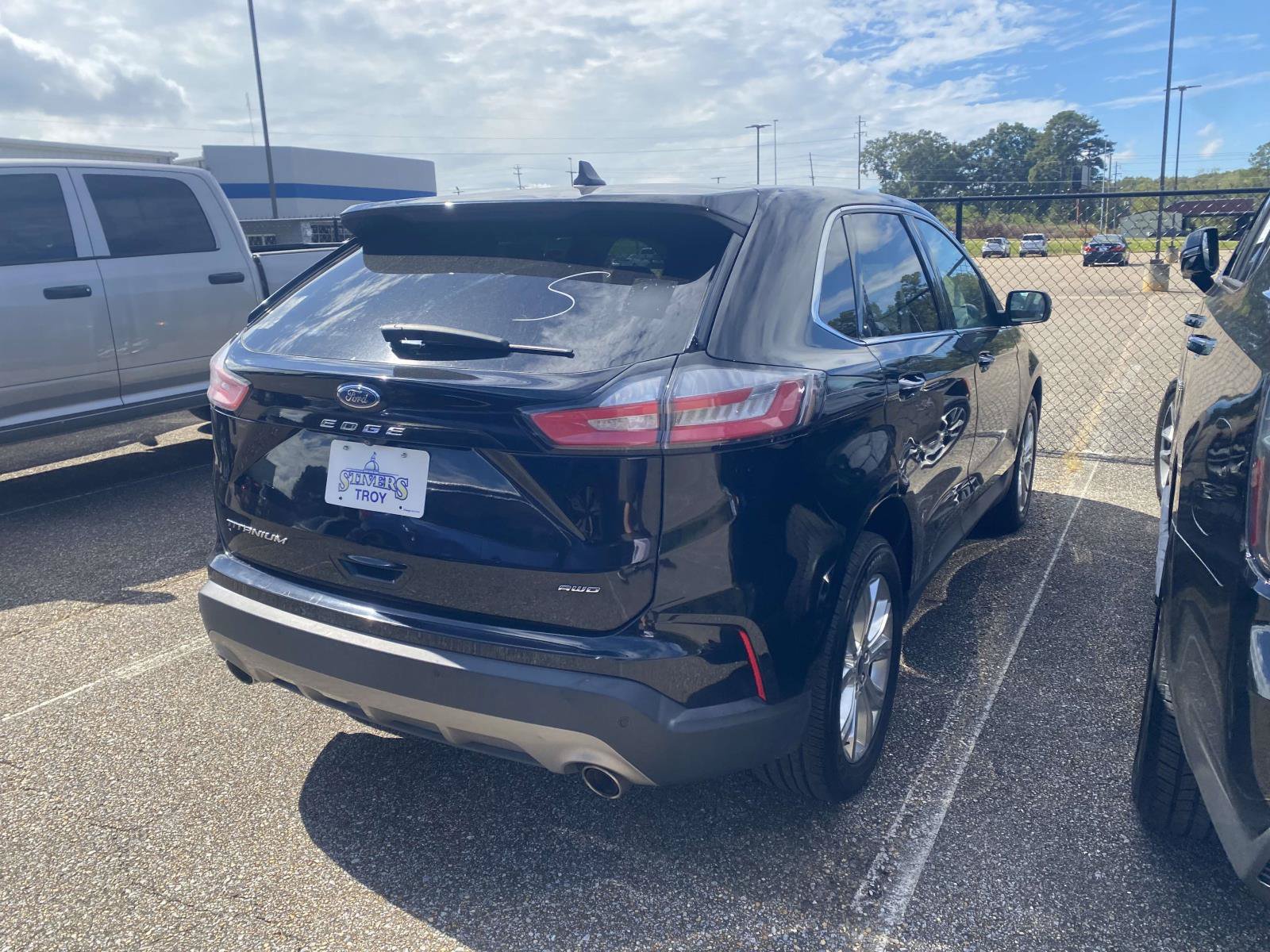 Used 2022 Ford Edge Titanium AWD/4WD image 6