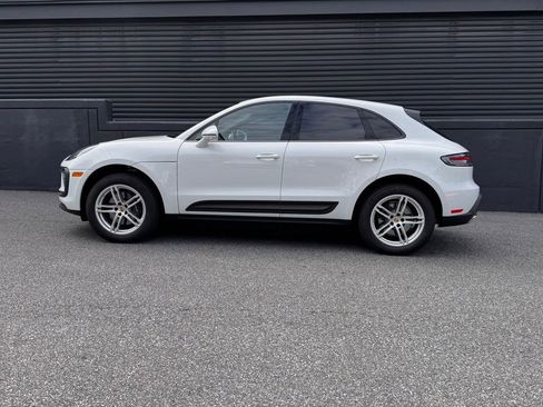 Certified 2026 Porsche Macan AWD/4WD image 7