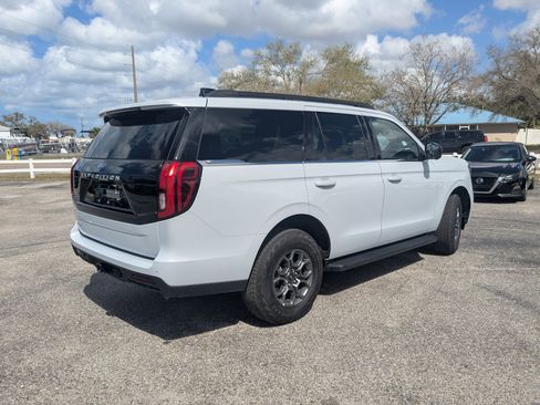 Used 2025 Ford Expedition Active RWD image 4