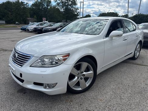 Used 2011 Lexus LS 460 w/ Luxury Value Edition RWD image 3