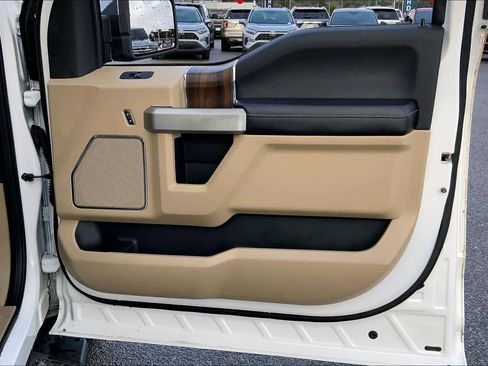 Used 2015 Ford F150 Lariat image 22