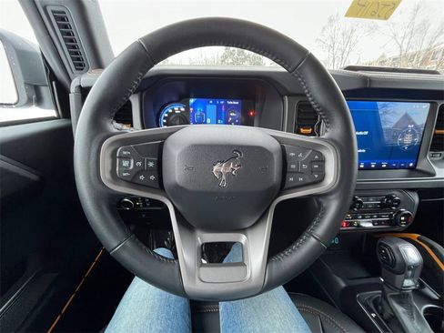 Certified 2024 Ford Bronco Badlands w/ Sasquatch Package image 11