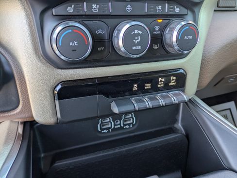 Used 2020 RAM 1500 Laramie image 22