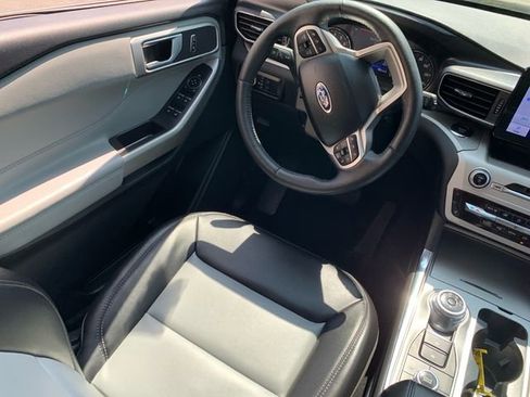 Used 2023 Ford Explorer XLT w/ Equipment Group 202A image 23