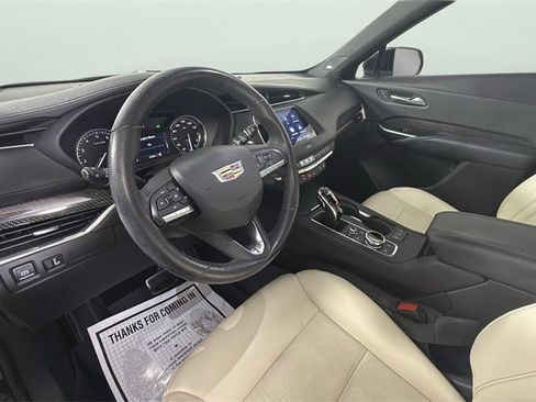 Used 2023 Cadillac XT4 Sport image 18