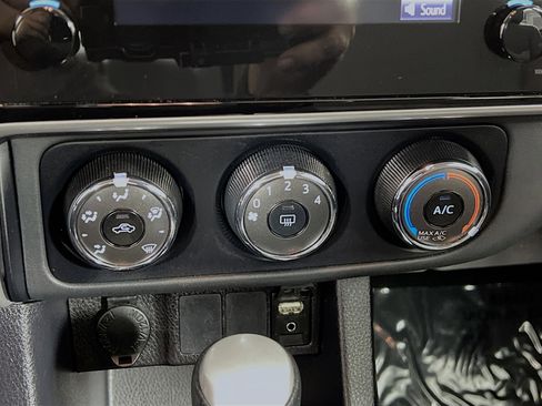 Used 2017 Toyota Corolla L w/ Carpet Mat Package (TMS) image 22