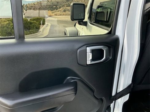 Used 2020 Jeep Gladiator Sport w/ Quick Order Package 24S image 21