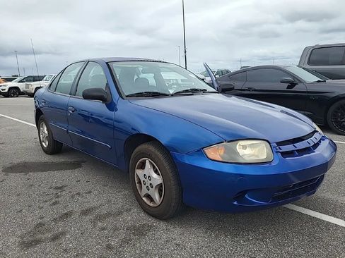 Used 2005 Chevrolet Cavalier Sedan w/ Preferred Equipment Group image 2