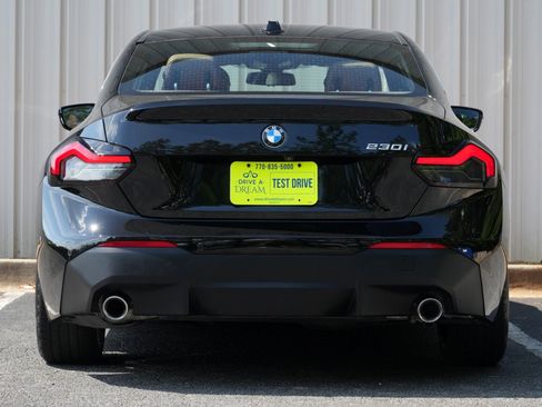 Used 2023 BMW 230i Coupe w/ Convenience Package RWD image 11