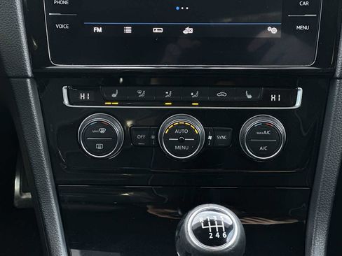 Used 2018 Volkswagen Golf R 4-Door image 16