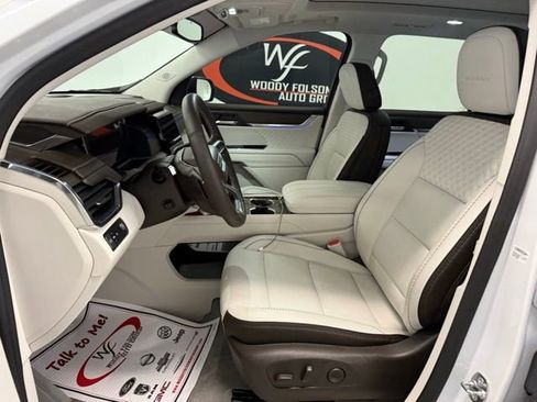 Used 2024 GMC Acadia Denali image 12