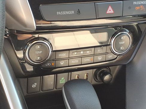 Used 2025 Mitsubishi Eclipse Cross SEL AWD/4WD image 31