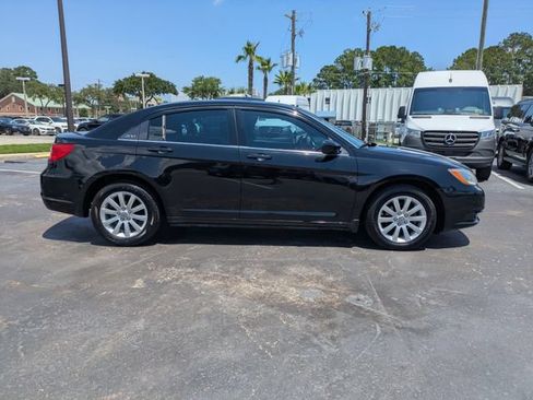 Used 2013 Chrysler 200 Touring w/ Cold Weather Group FWD image 4