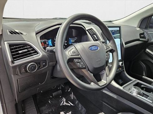 New 2024 Ford Edge SE image 3