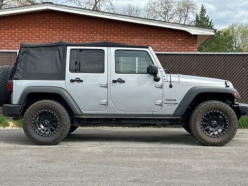 Used 2018 Jeep Wrangler Unlimited Sport S image 3
