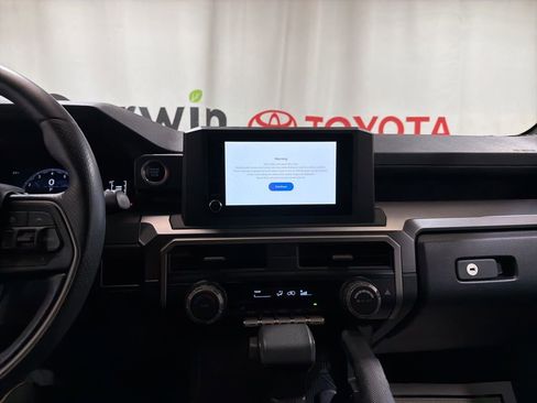 Used 2025 Toyota 4Runner SR5 AWD/4WD image 34