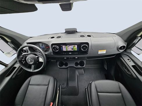 New 2025 Mercedes-Benz Sprinter 2500 image 8